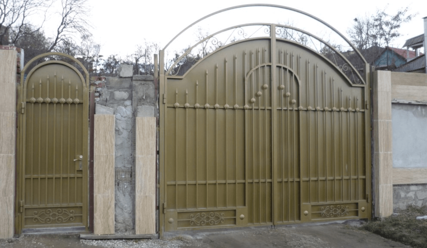 Кованые ворота и калитка для частного дома 